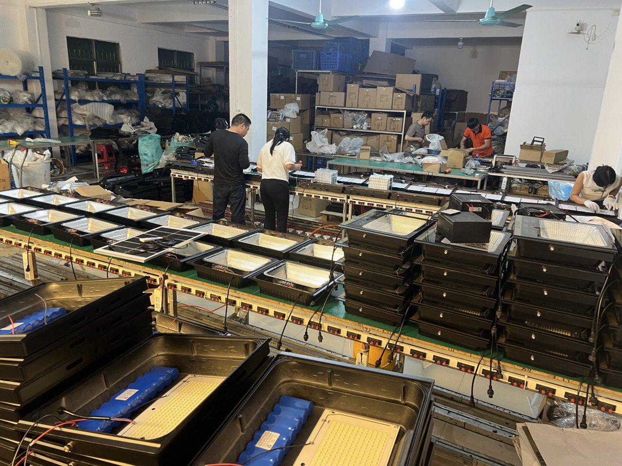 Thiết bị đo quang phổ và kiểm định màu sắc, cường độ sáng chip LED